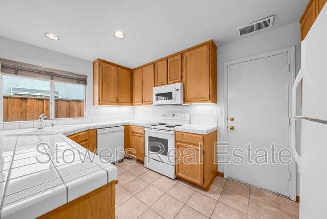 Building Photo - 116 Foxglove Ln