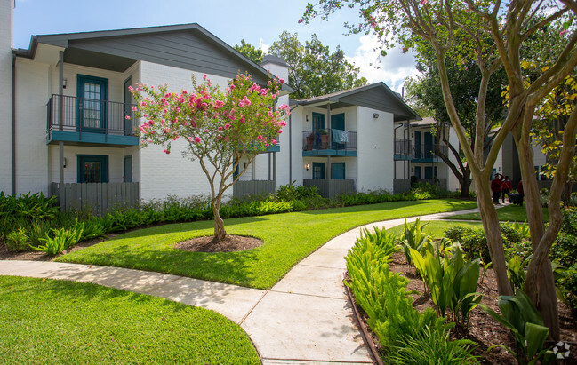 Exterior - Pine Forest Apartments