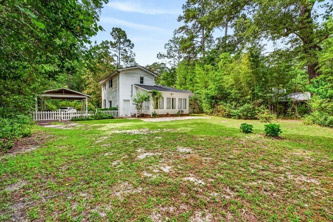 Building Photo - 117 Pine Grove Ave