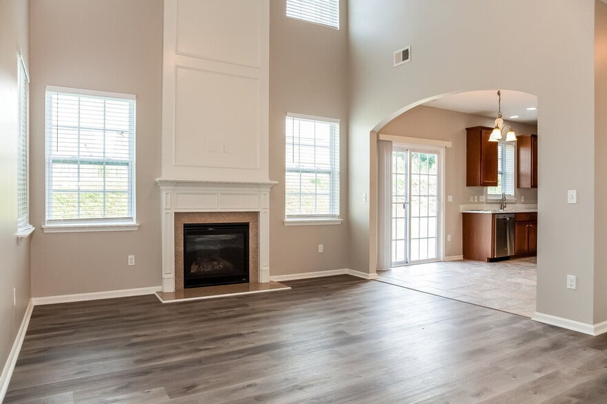 Building Photo - 912 Old Forester Ln