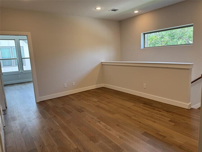 Building Photo - 2200 Marnel Rd