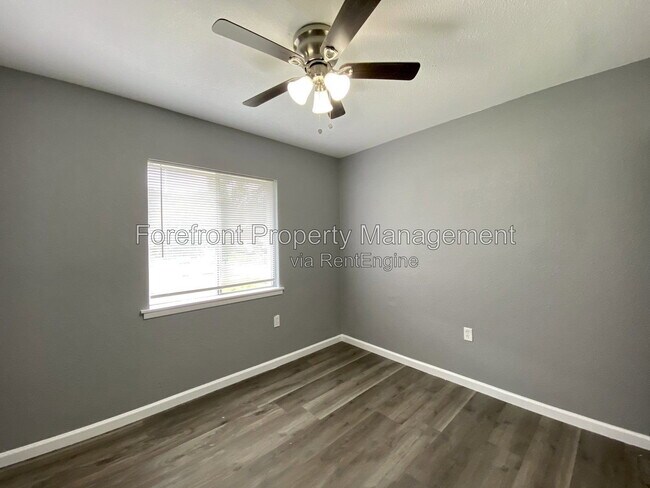 Building Photo - 4331 Avenida Prima St