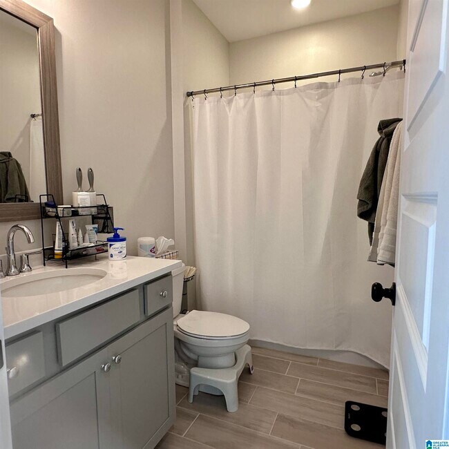 Building Photo - 4740 Arden Wy