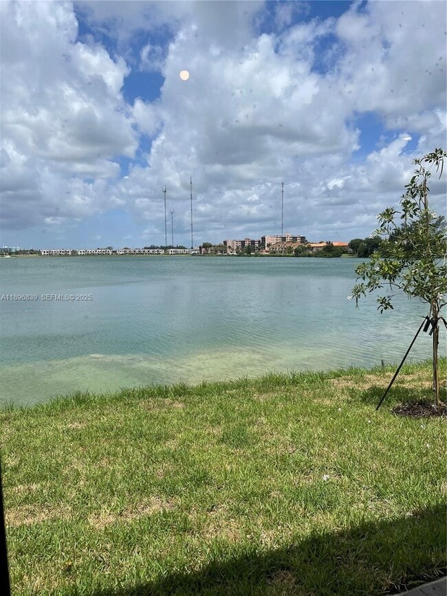 Building Photo - 20588 NE 5th Pl