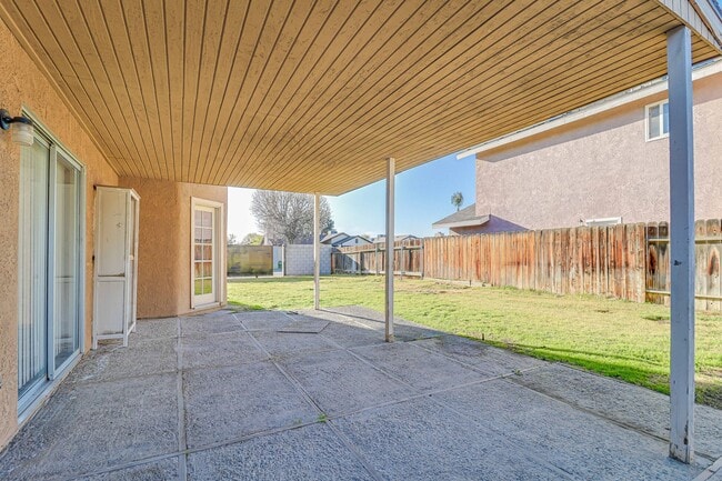 Building Photo - Gorgeous 2 Story Home Fully Upgraded – Move-In Ready!- 4 bedroom 3 bath