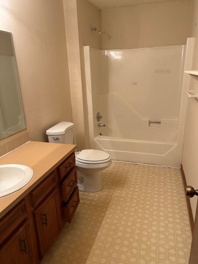 Building Photo - 602 Aspen Pl