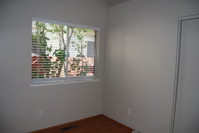 Building Photo - Adorable 3BD 2BA Home!