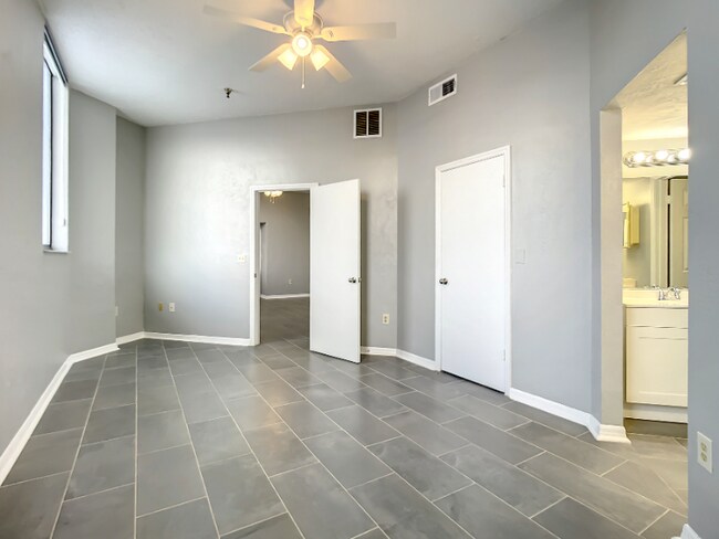 Building Photo - 3013 S Atlantic Ave