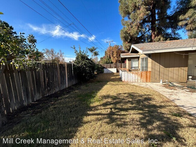 Building Photo - 3 br, 2 bath House - 523 W Howard
