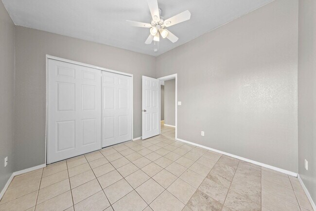 Building Photo - 655 Kane Ct