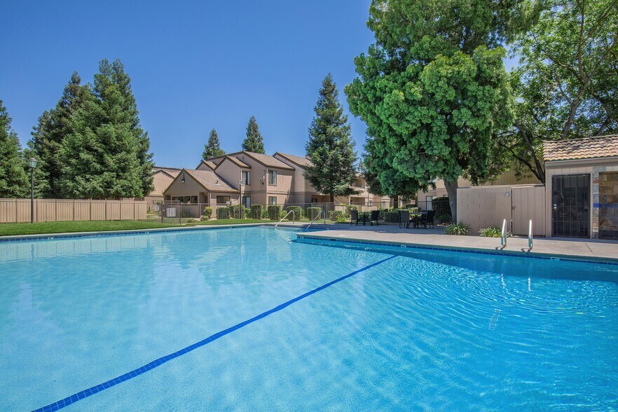 Building Photo - Renaissance Apartments