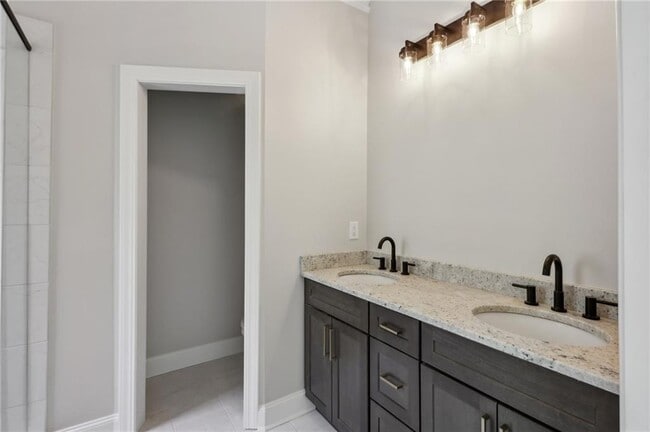 Building Photo - 240 Mystic Ridge Hill