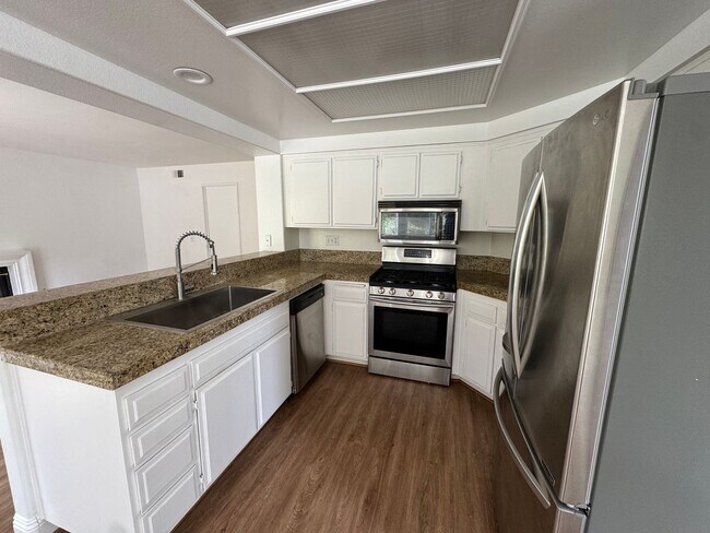 Building Photo - 1423 Portofino Dr