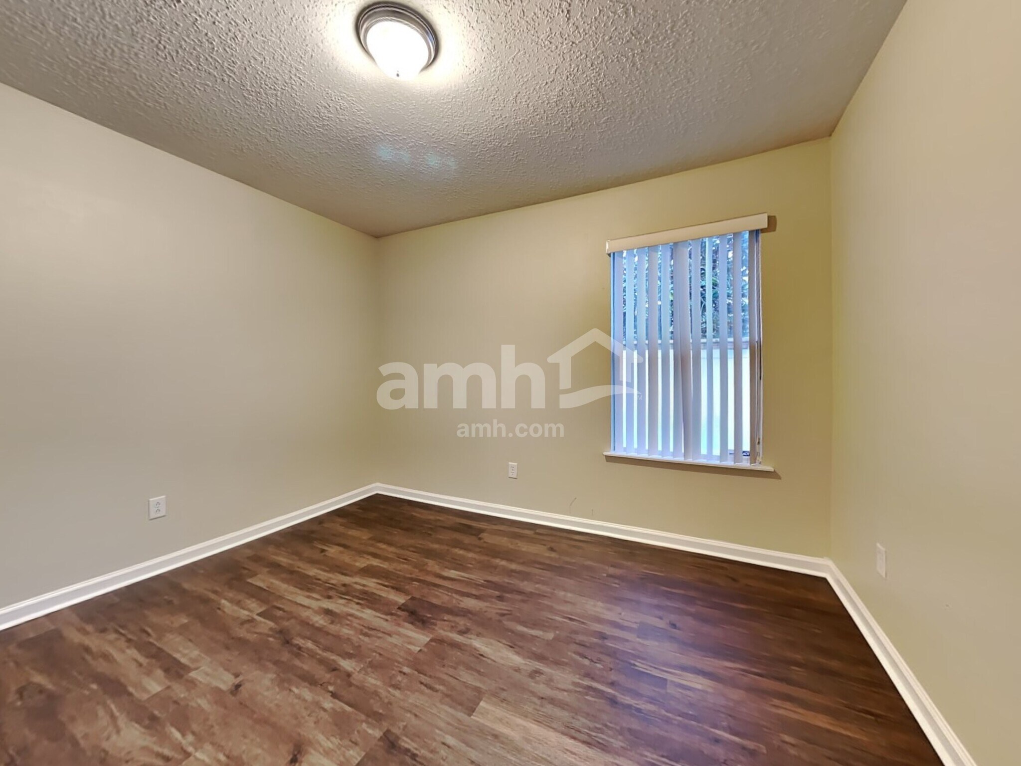 Building Photo - 11374 Brian Lakes Dr