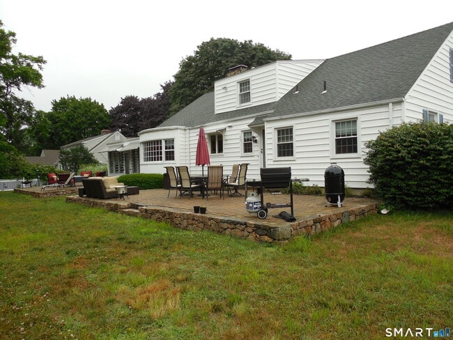 Building Photo - 16 Shorelands Dr