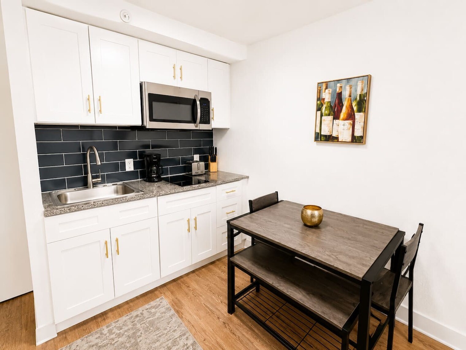 Building Photo - 824 Camino La Costa