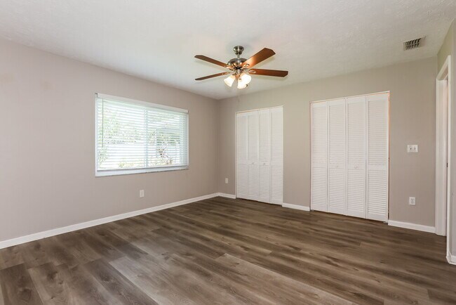 Building Photo - 3207 Acapulco Dr