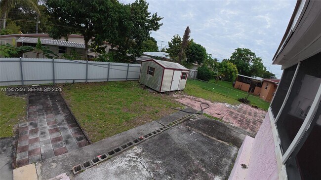 Building Photo - 14931 NE 7th Ct