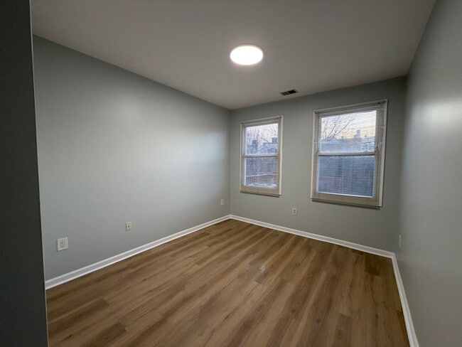 Building Photo - 115 Winfield Ave