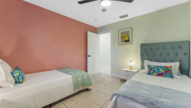 Building Photo - 79 S Brevard Ave