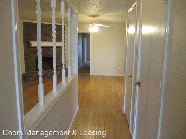 Building Photo - 2 br, 1.5 bath House - 6811 Iola Avenue
