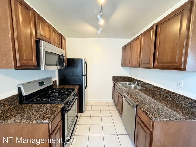 Building Photo - 2 br, 1 bath Apartment - 3631 Midvale Ave ...