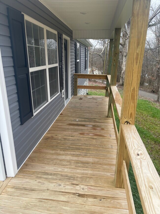 Building Photo - 167 S Earls Ave