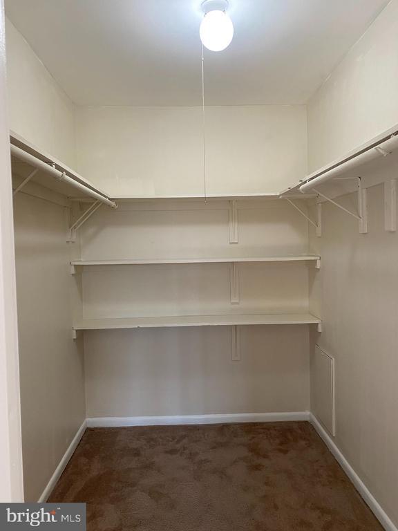 Building Photo - 6998 Hanover Pkwy