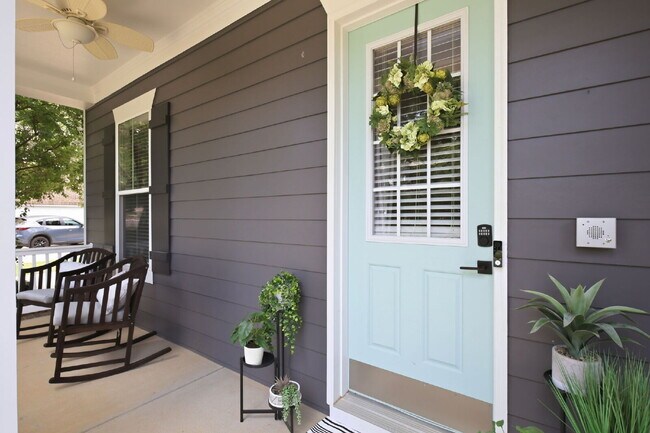 Building Photo - Welcome Home to 8626 Sagekirk Ct