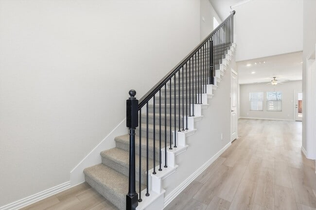 Building Photo - 5611 Chasewood Dr