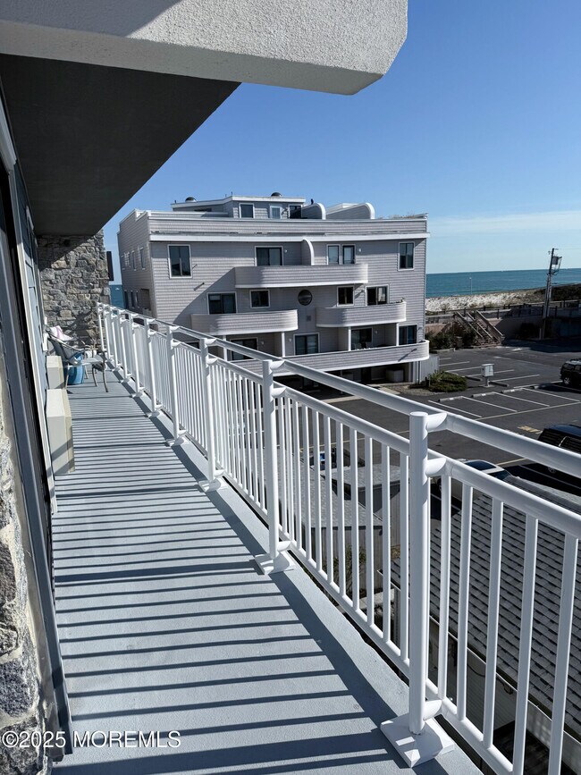 Building Photo - 1 21st Ave