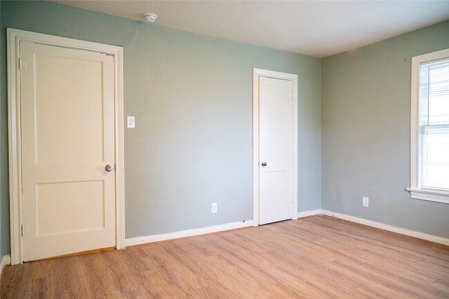 Building Photo - 505 Sikes St