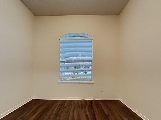 Building Photo - 30114 Saw Oaks Dr