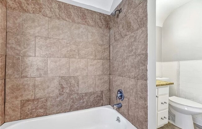 Building Photo - 3 Bedroom Home in Old Brooklyn