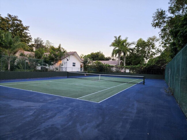 Building Photo - 4020 NW 101st Dr
