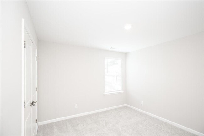 Building Photo - 129 Golden Eagle Pkwy