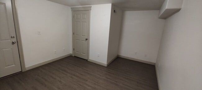 Building Photo - Beautiful Salt Lake Townhome!!!