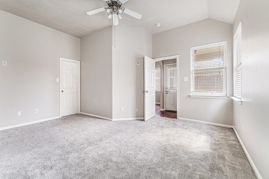 Building Photo - 3107 Lavender Candle Dr
