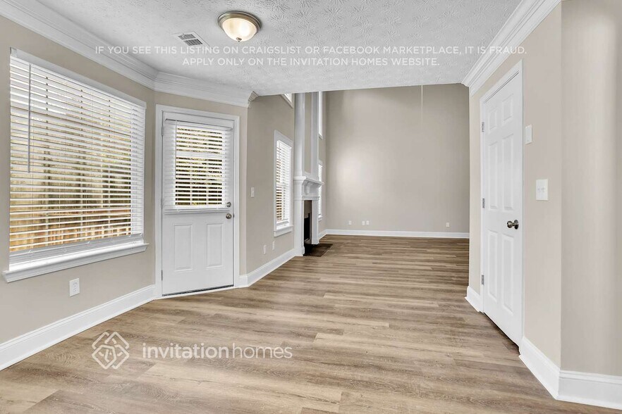 Building Photo - 6054 Trailside Cove