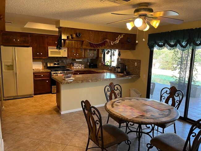 Building Photo - 71500 Halgar Rd