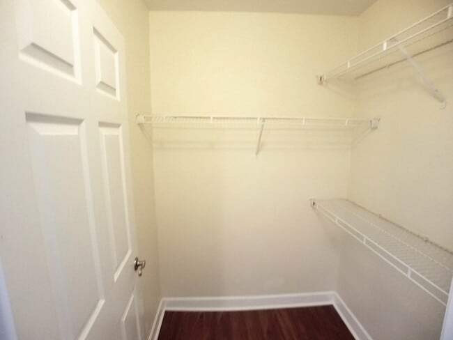 Building Photo - Gorgeous 2/2 condo for rent next to Waterford Lakes Town Center and UCF.