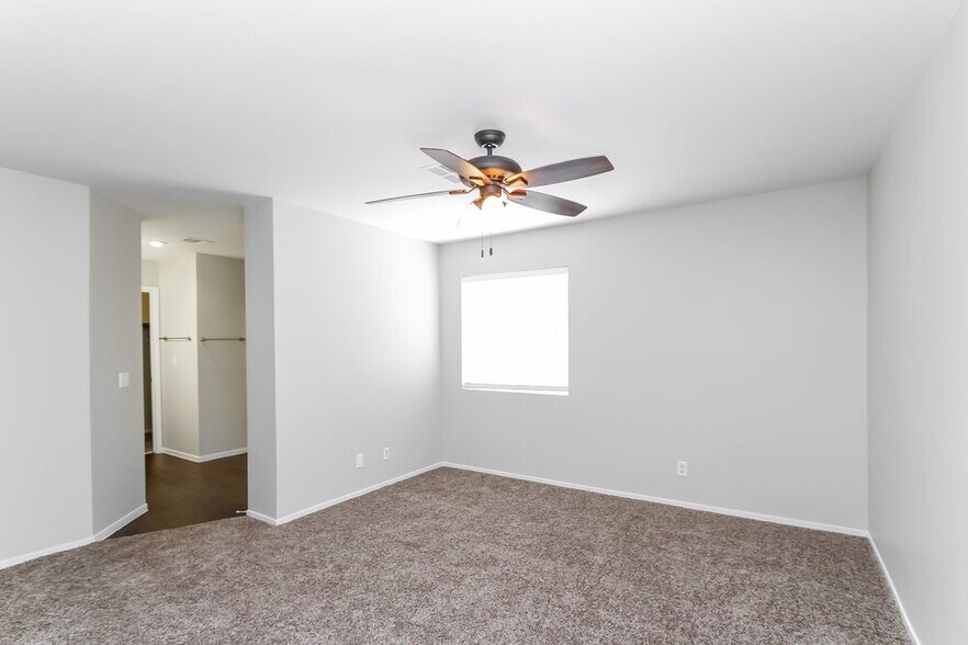 Building Photo - 733 Red Bark Ln