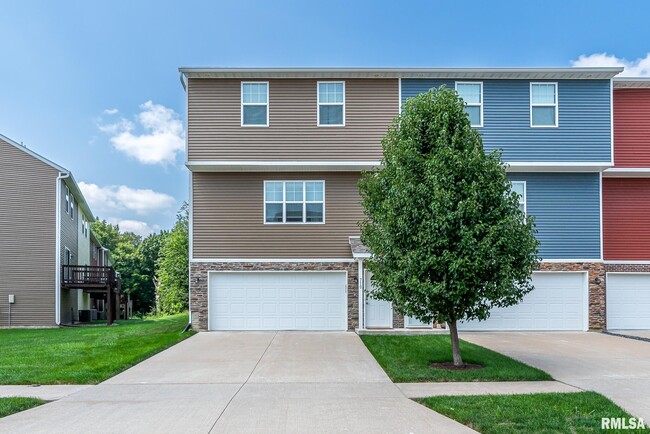 Primary Photo - 710 Cox Ct
