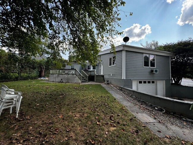 Building Photo - Spacious Furnished 4BR Home with Prime Location Near Marymount and Metro