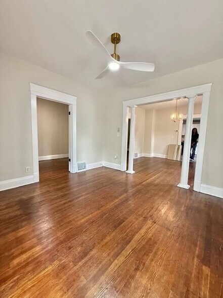 Building Photo - 5822 Lawn Ave