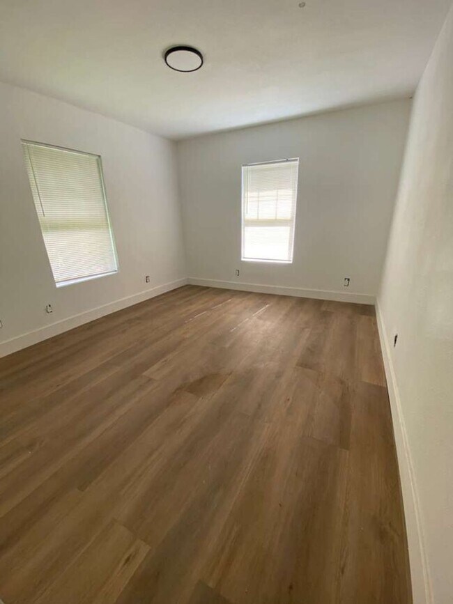 Building Photo - BEAUTIFUL HOME IN HOUSTON. MOVE IN READY!.
