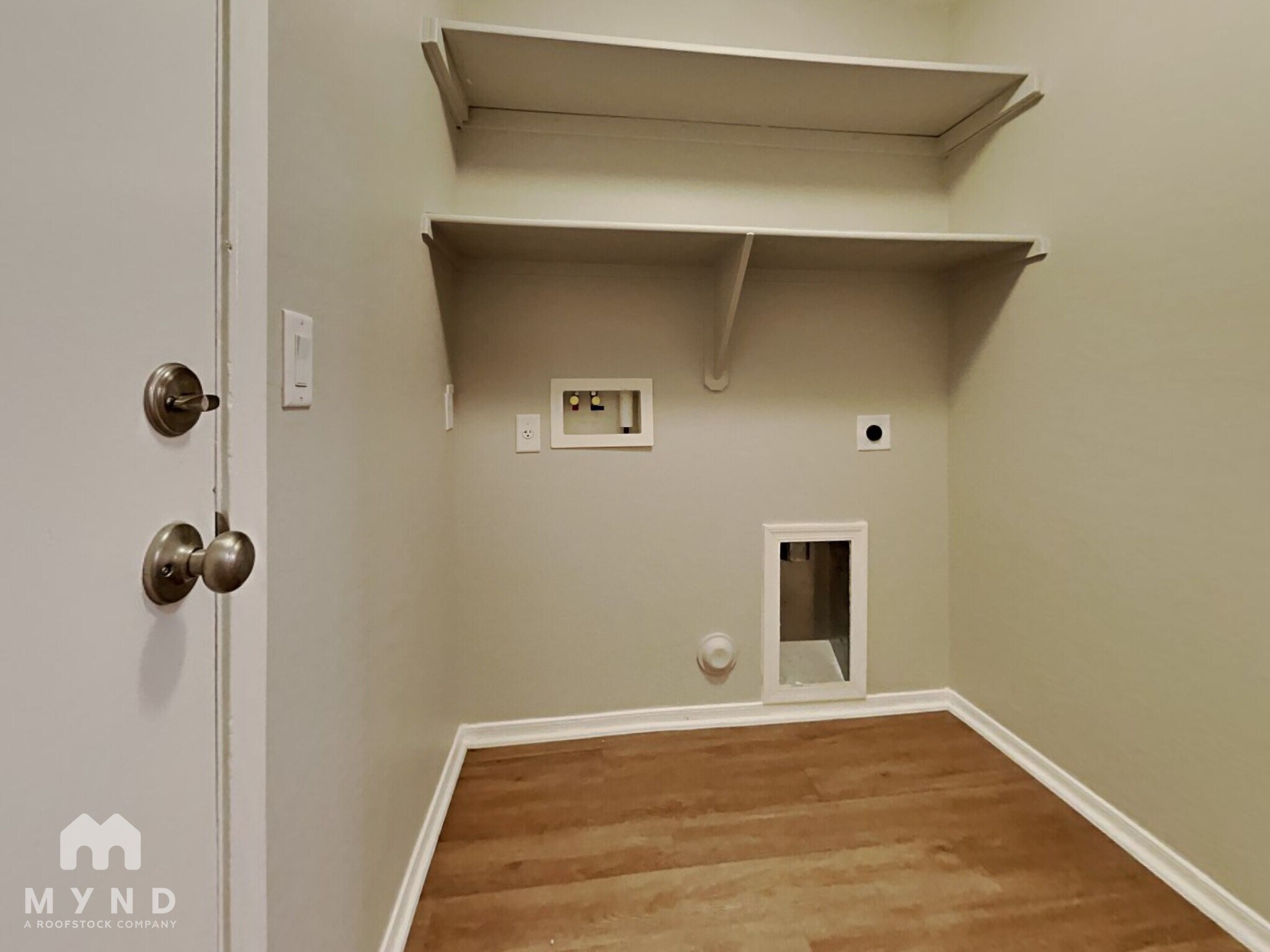 Building Photo - 1423 E Poncho Ln