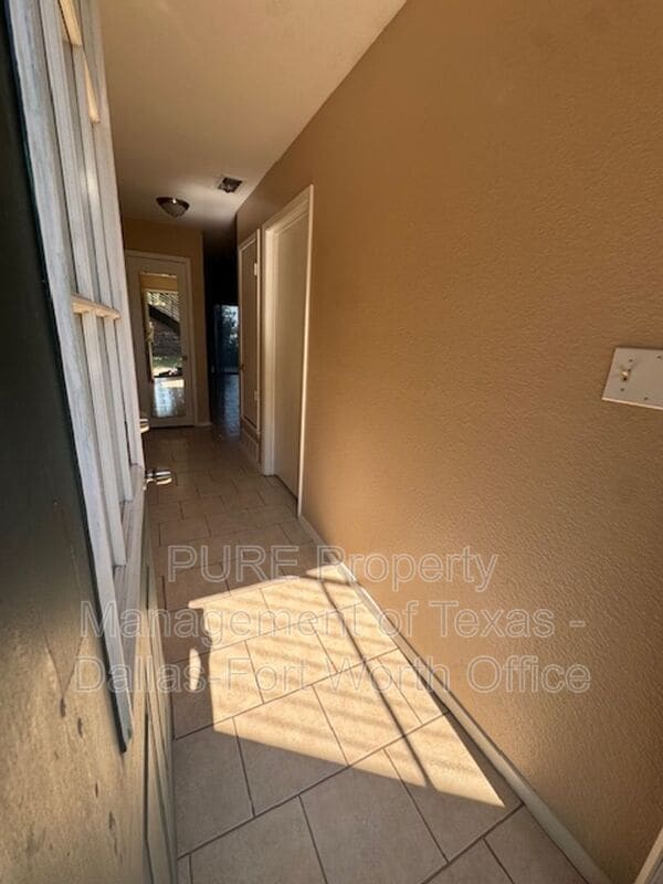 Building Photo - 6321 Kelly Dr