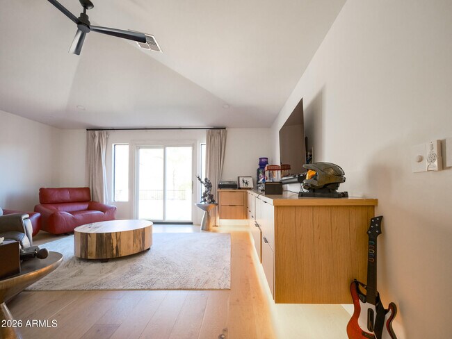 Building Photo - 2024 E Granite View Dr