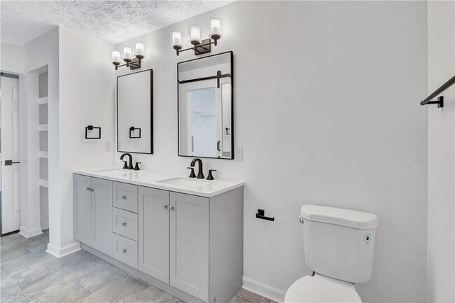 Building Photo - 6234 Culver Dr